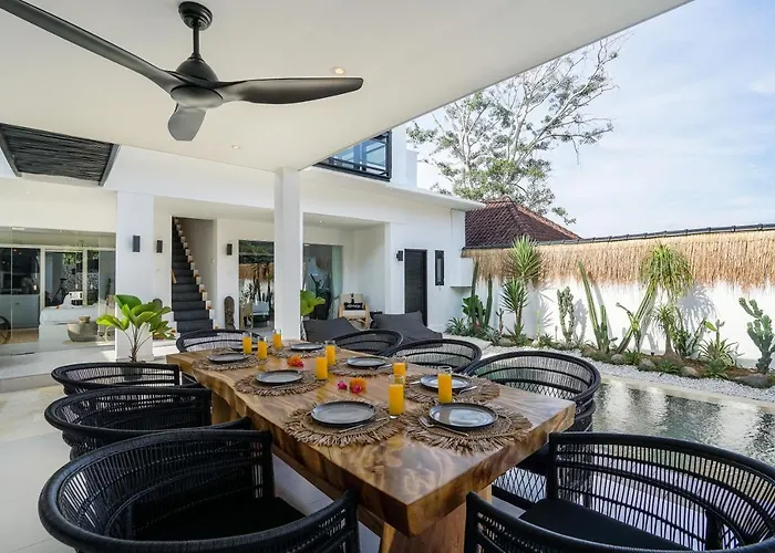 Villa Laut, Sumptuous 4Br Luxury Villa Within Walking Distance To Seseh Beach Canggu 